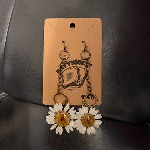 Daisy Drop Earrings